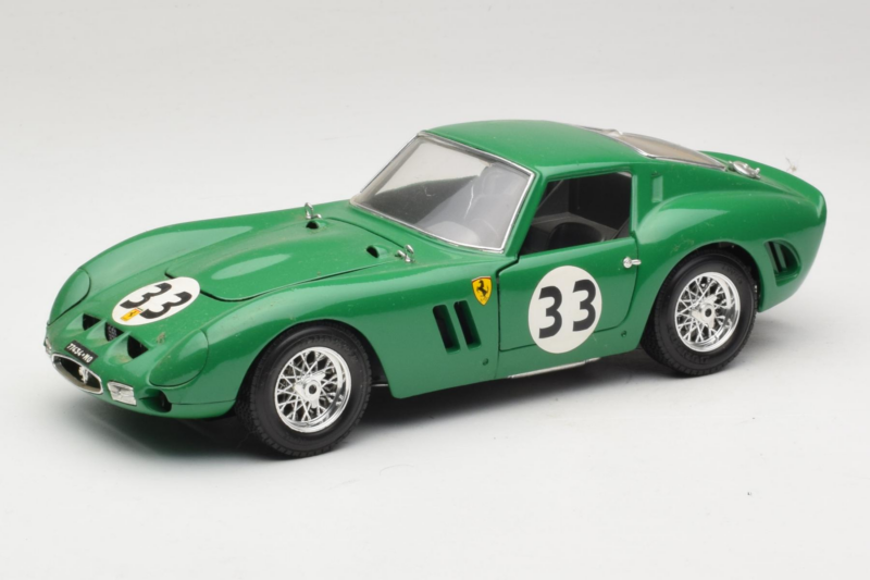 Ferrari 250 GTO #33 Zelený Bburago 1:18 3011-G1 Kov