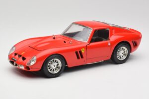 Ferrari 250 GTO Červený Bburago 1:18 3011 Kov