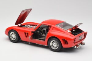 Ferrari 250 GTO Červený Bburago 1:18 3011 Kov – obrázok 5 z 8