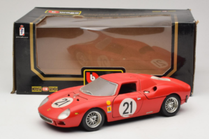 Ferrari 250 LM #21 M. Gregory / J. Rindt 24 Hours of Le Mans 1965 Bburago 1:18 3033-P2 Kov – obrázok 8 z 8