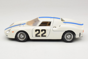 Ferrari 250 LM #22 Biely 1965 Bburago 1:18 3333-W1 Kov – obrázok 4 z 8