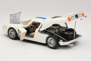 Ferrari 250 LM #22 Biely 1965 Bburago 1:18 3333-W1 Kov – obrázok 5 z 8