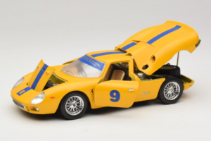 Ferrari 250 LM #9 Žltý 1965 Bburago 1:18 3033-Y1 Kov – obrázok 2 z 8