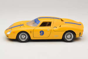 Ferrari 250 LM #9 Žltý 1965 Bburago 1:18 3033-Y1 Kov – obrázok 4 z 8