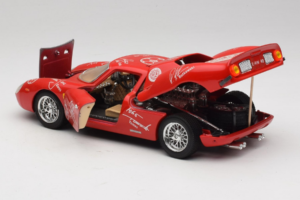 Ferrari 250 LM Červený Biely Essen Autographs Limitovaná Edícia Bburago 1:18 3033-P4 Kov – obrázok 5 z 8