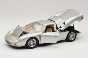 Ferrari 250 LM Strieborný Bburago 1:18 3033-S1 Kov – obrázok 2 z 8