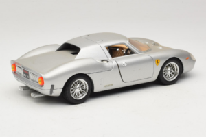 Ferrari 250 LM Strieborný Bburago 1:18 3033-S1 Kov – obrázok 3 z 8