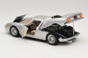 Ferrari 250 LM Strieborný Bburago 1:18 3033-S1 Kov – obrázok 5 z 8