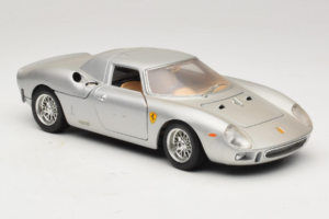 Ferrari 250 LM Strieborný Bburago 1:18 3033-S1 Kov – obrázok 6 z 8