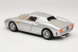 Ferrari 250 LM Strieborný Bburago 1:18 3033-S1 Kov – obrázok 7 z 8