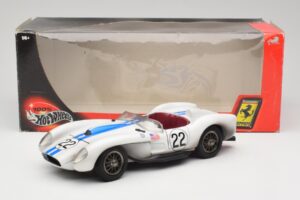 Ferrari 250 Testa Rossa #22 P. Hill / O. Gendebien 24 Hours of Le Mans 1958 Hot Wheels 1:18 29755 Kov – obrázok 8 z 8