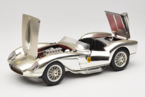 Ferrari 250 Testa Rossa Chrome Strieborný Bburago 1:18 3007-C1 Kov – obrázok 2 z 8