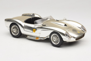 Ferrari 250 Testa Rossa Chrome Strieborný Bburago 1:18 3007-C1 Kov – obrázok 6 z 8