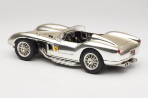 Ferrari 250 Testa Rossa Chrome Strieborný Bburago 1:18 3007-C1 Kov – obrázok 7 z 8