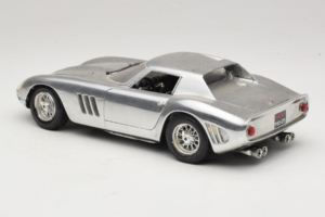 Ferrari 275 GTB Chrome Strieborný Guiloy 1:18 B004 Kov – obrázok 7 z 8