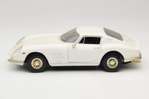 Ferrari 275 GTB/4 Biely ERTL 1:18 7493 Kov – obrázok 4 z 8