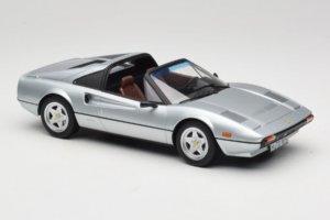 Ferrari 308 GTS Strieborný Norev 1:18 187934 Kov – obrázok 5 z 7
