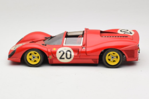 Ferrari 330 P4 #20 Červený 1967 Revell 1:18 48822-P1 Kov – obrázok 4 z 8