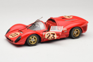 Ferrari 330 P4 #23 L. Bandini / C. Amon 24 Hours of Daytona Winner 1967 Revell 1:18 48833 Kov – obrázok 2 z 8