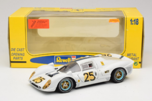 Ferrari 330 P4 #25 Biely Revell 1:18 48845 Kov – obrázok 8 z 8