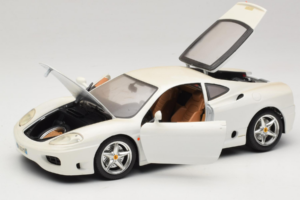 Ferrari 360 Modena Biely Bburago 1:18 3368-W1 Kov – obrázok 2 z 8