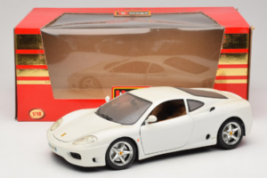 Ferrari 360 Modena Biely Bburago 1:18 3368-W1 Kov – obrázok 8 z 8