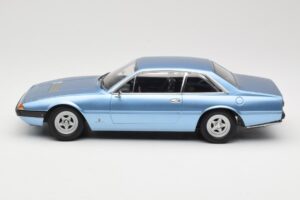 Ferrari 365 GT4 2+2 Modrý KK-Scale 1:18 KKDC180162 Kov – obrázok 3 z 6