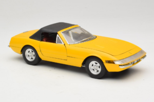 Ferrari 365 GTS Žltý S Čiernou Strechou Solido 1:18 8018 Kov – obrázok 6 z 8