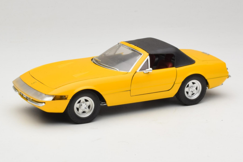 Ferrari 365 GTS Žltý S Čiernou Strechou Solido 1:18 8018 Kov