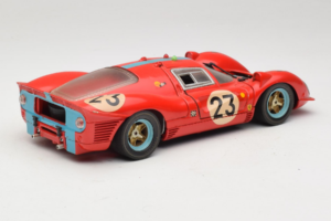 Ferrari 412P #23 W. Mairesse / J. Beurlys Le Mans 1967 Červený Revell 1:18 48826 Kov – obrázok 3 z 8