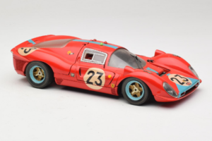 Ferrari 412P #23 W. Mairesse / J. Beurlys Le Mans 1967 Červený Revell 1:18 48826 Kov – obrázok 6 z 8