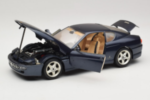 Ferrari 456 GT Modrý Bburago 1:18 3036-B1 Kov – obrázok 2 z 8