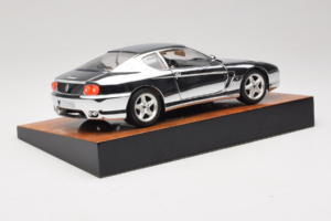 Ferrari 456 GT Chrome Silver Bburago 1:18 3746-R1 Kov – obrázok 4 z 8