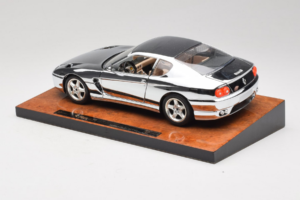 Ferrari 456 GT Chrome Silver Bburago 1:18 3746-R1 Kov – obrázok 7 z 8