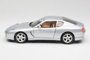 Ferrari 456 GT Strieborný Bburago 1:18 3036-M2 Kov – obrázok 4 z 8