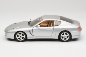 Ferrari 456 GT Strieborný Bburago 1:18 3336-S1 Kov – obrázok 4 z 8