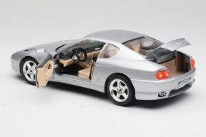 Ferrari 456 GT Strieborný Bburago 1:18 3036-M2 Kov – obrázok 5 z 8