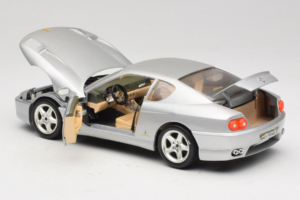 Ferrari 456 GT Strieborný Bburago 1:18 3336-S1 Kov – obrázok 5 z 8