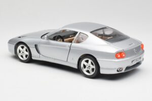 Ferrari 456 GT Strieborný Bburago 1:18 3036-M2 Kov – obrázok 7 z 8