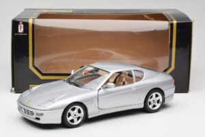 Ferrari 456 GT Strieborný Bburago 1:18 3036-M2 Kov – obrázok 8 z 8
