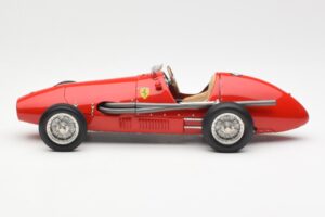 Ferrari 500 F2 #1 A. Ascari F1 Double World Champion 1952-1953 CMC 1:18 M-056 Kov – obrázok 3 z 6