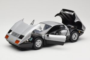 Ferrari 512BB Strieborný Kyosho 1:18 08171S Kov – obrázok 2 z 8