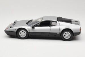 Ferrari 512BB Strieborný Kyosho 1:18 08171S Kov – obrázok 4 z 8