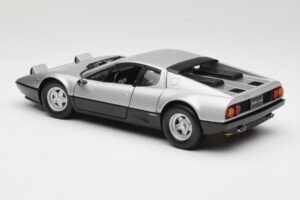 Ferrari 512BB Strieborný Kyosho 1:18 08171S Kov – obrázok 7 z 8