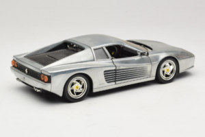 Ferrari 512M Chrome Silver Hot Wheels 1:18 25739 Kov – obrázok 3 z 8