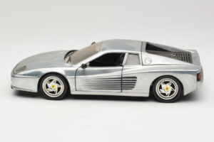 Ferrari 512M Chrome Silver Hot Wheels 1:18 25739 Kov – obrázok 4 z 8