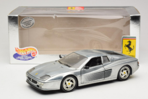 Ferrari 512M Chrome Silver Hot Wheels 1:18 25739 Kov – obrázok 8 z 8