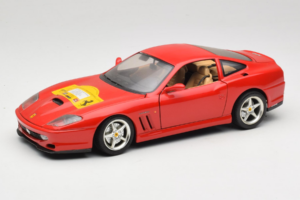 Ferrari 550 Maranello 22 Jahre Ferrari Model Club Červený Bburago 1:18 3064-P2 Kov