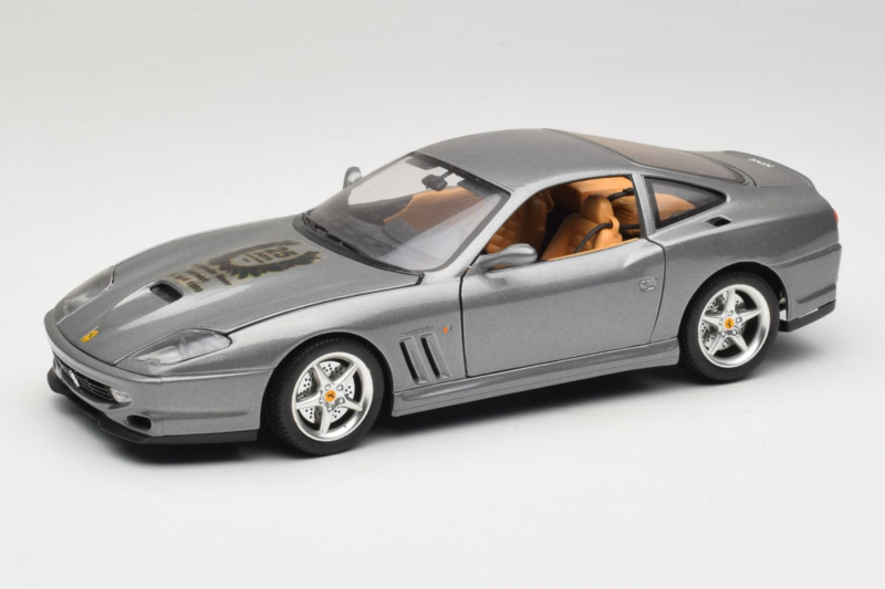 Ferrari 550 Maranello 25 Jahre Ferrari Model Club Strieborný 2. Verzia Bburago 1:18 3064-S1 Kov