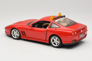 Ferrari 550 Maranello Safety Car Rosso Corsa Bburago 1:18 3064-P1 Kov – obrázok 7 z 8